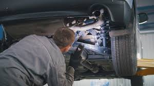 Revisão de suspensão automotiva em autocenter